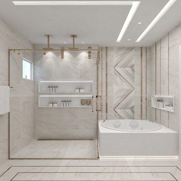 Shower niche with lighting