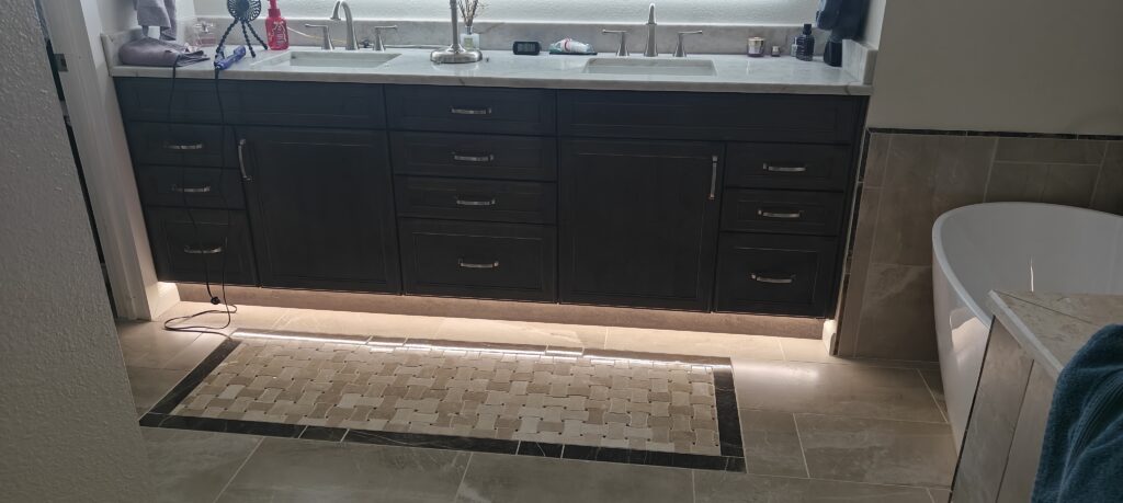 Image #2 from Adrian Valencia